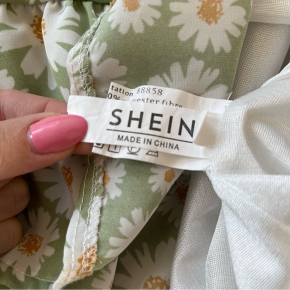 🚫SOLD🚫 [shein] green daisy twist front ruffle mini dress - Picture 7 of 8